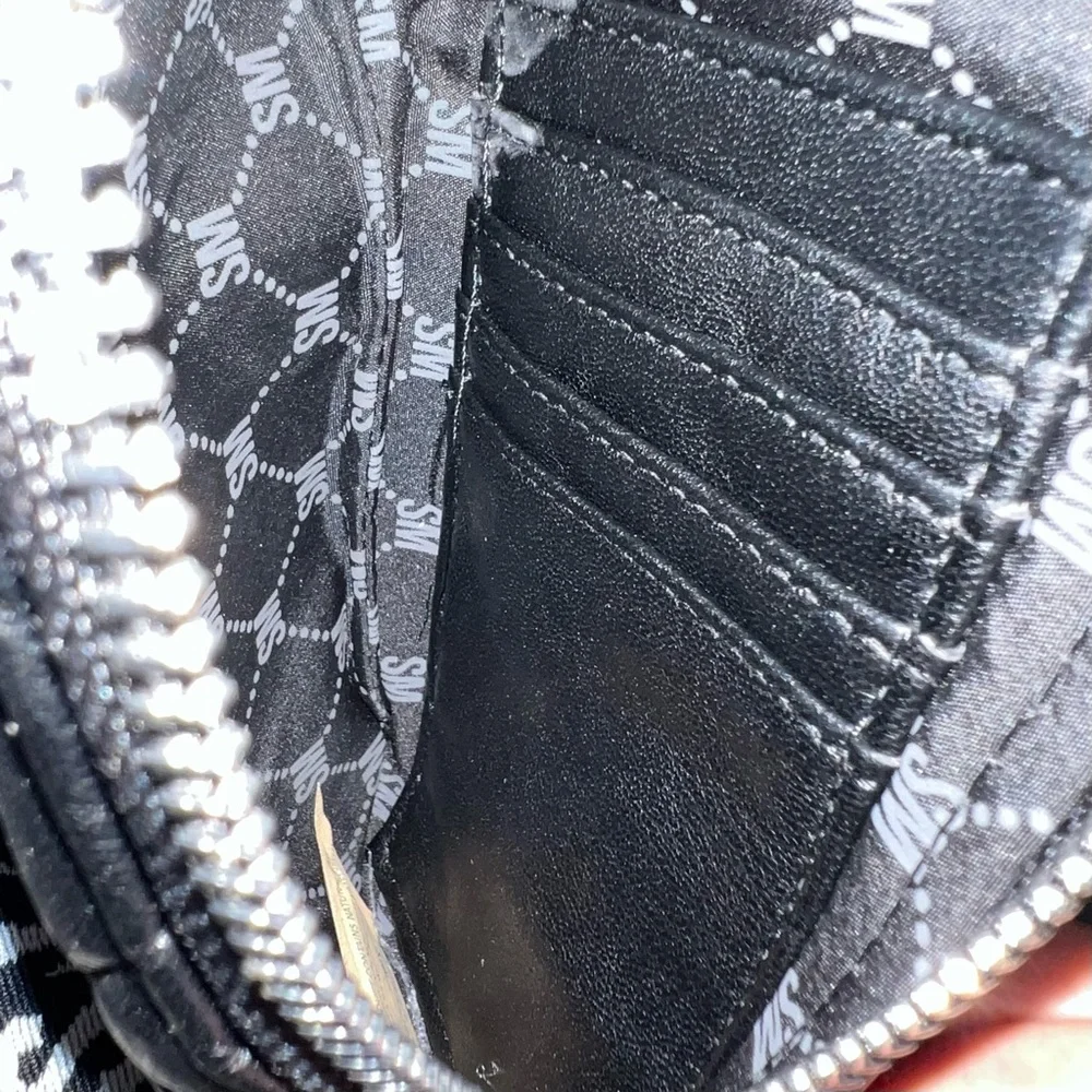 NWT STEVE MADDEN QUILTED PHONE CASE WALLET ON LANYARD - Picture 4 of 7